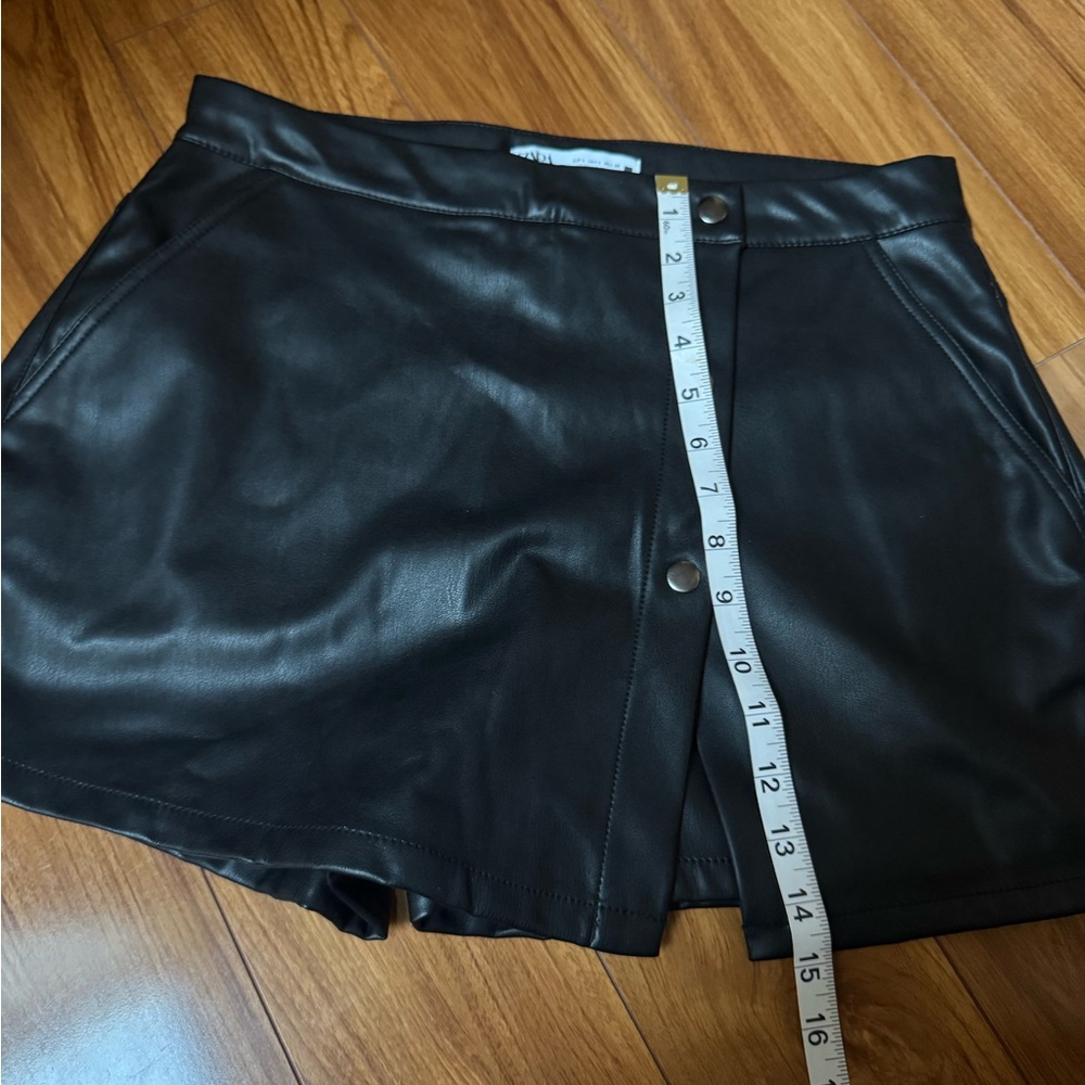 Zara Black Mini Wrap Faux Leather Skort - Picture 8 of 10